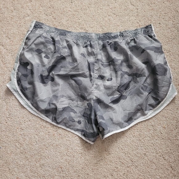 Nike Camo Running Shorts - Picture 4 of 4